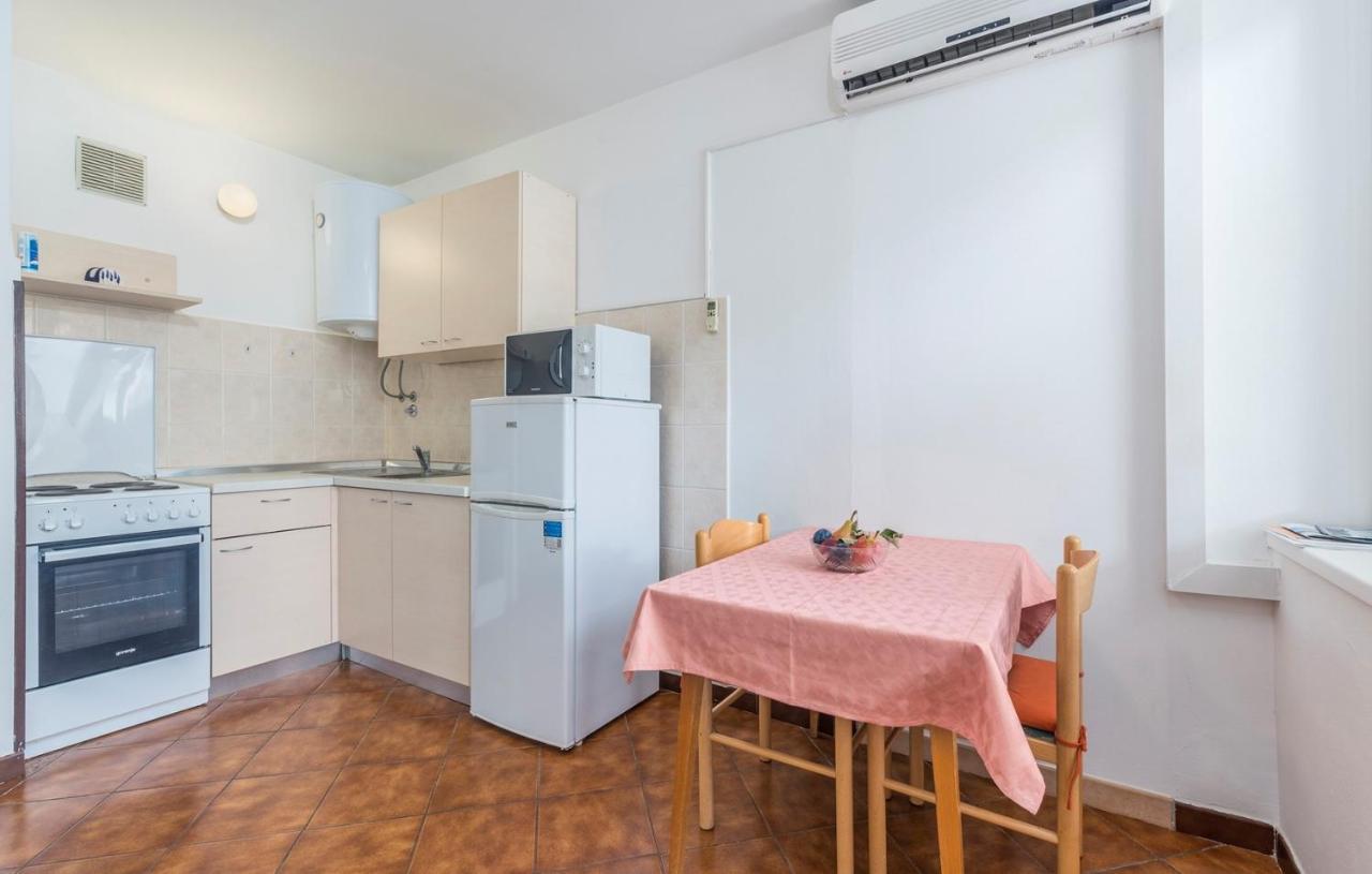 Peskera Apartments Tomicic โปเรช ภายนอก รูปภาพ